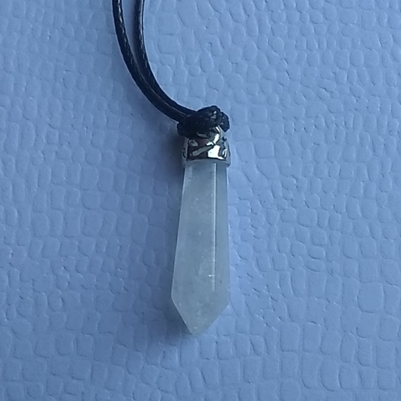 NWOT Crystal Quartz Necklace - Picture 2 of 5